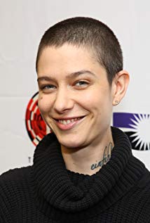 How tall is Asia Kate Dillon?